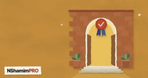 ইটের দেয়ালে খোলা খিলান দরজা দিয়ে সোনালি আলো, ওপরে টিক চিহ্নের সিল